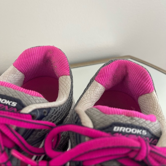 BROOKS Women’s Grey Pink Ravenna 5 Road-Running Athletic Workout Sneaker Shoes - Picture 10 of 11